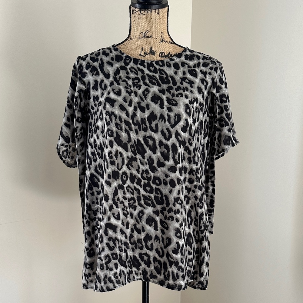 Pleione Black and Gray Animal Print Short Sleeve Top